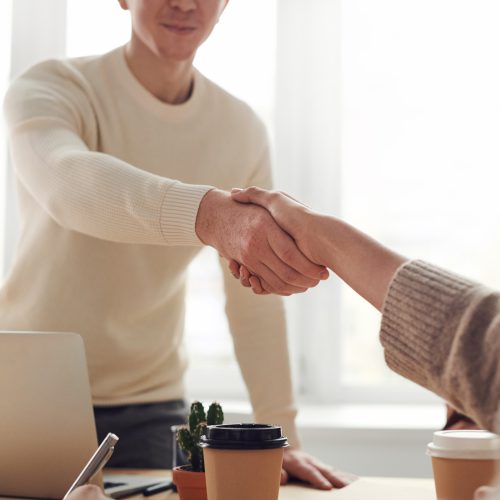 Jak przygotować się do rozmowy kwalifikacyjnej? Praktyczny poradnik dla osób szukających pracy